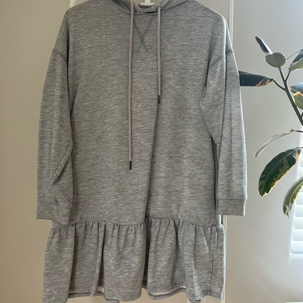 Sweater with pockets!!